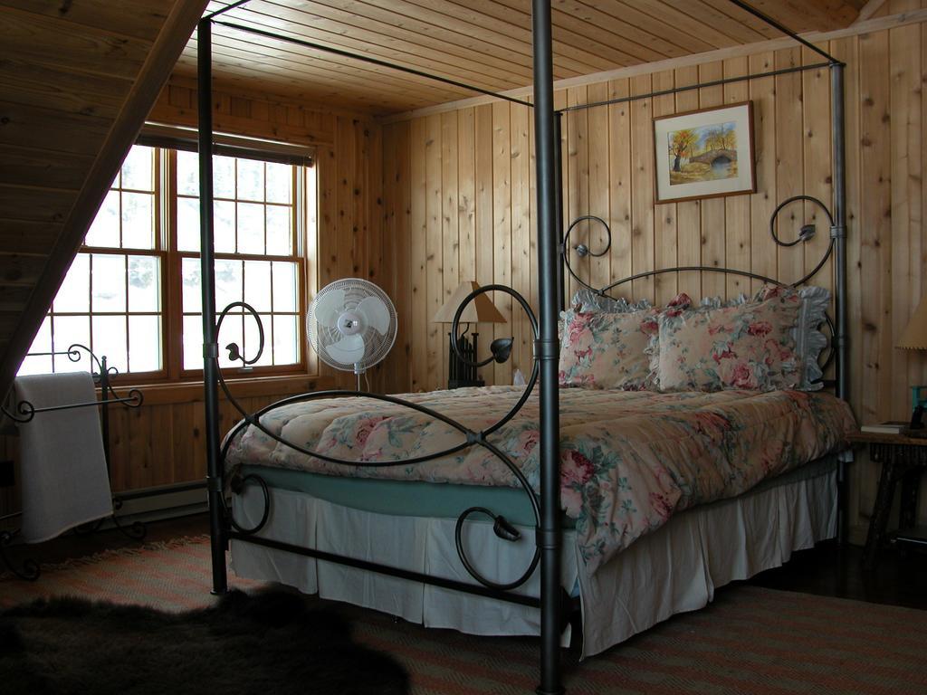 Montana Spirit Guest Lodge Cliff Lake Szoba fotó