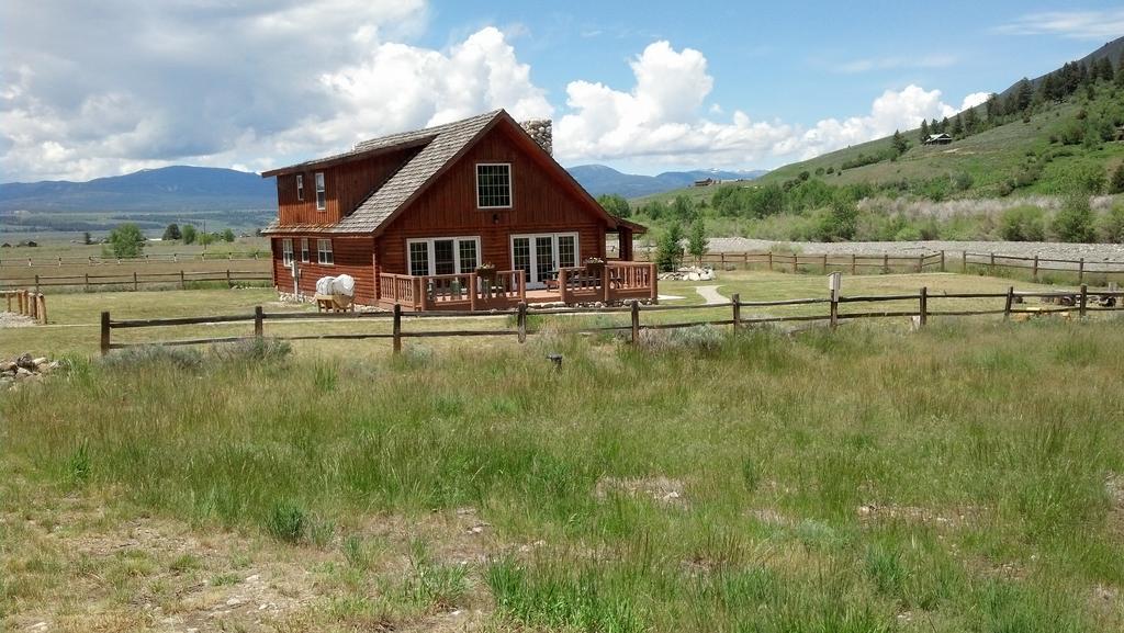 Montana Spirit Guest Lodge Cliff Lake Kültér fotó